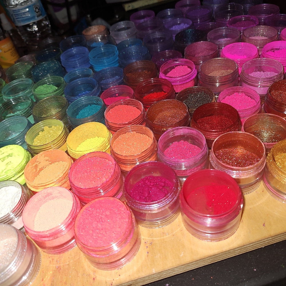 Custom Color Eyeshadows - Picture 8 of 9